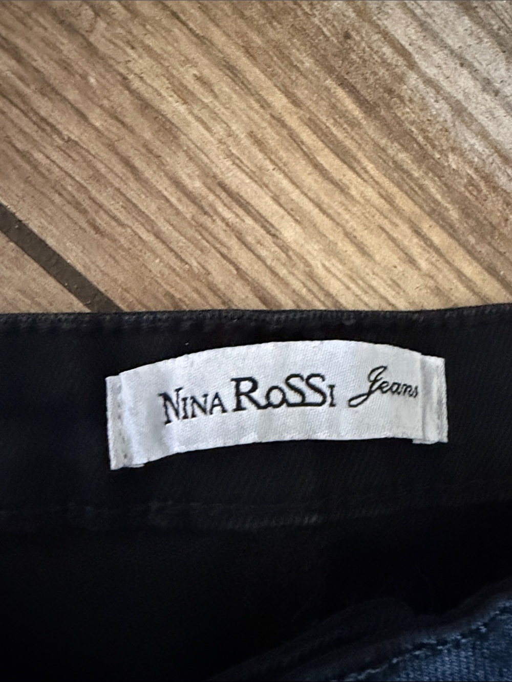 Nina Rossi Black Wide-Leg Jeans with Button Accent - Picture 3 of 5